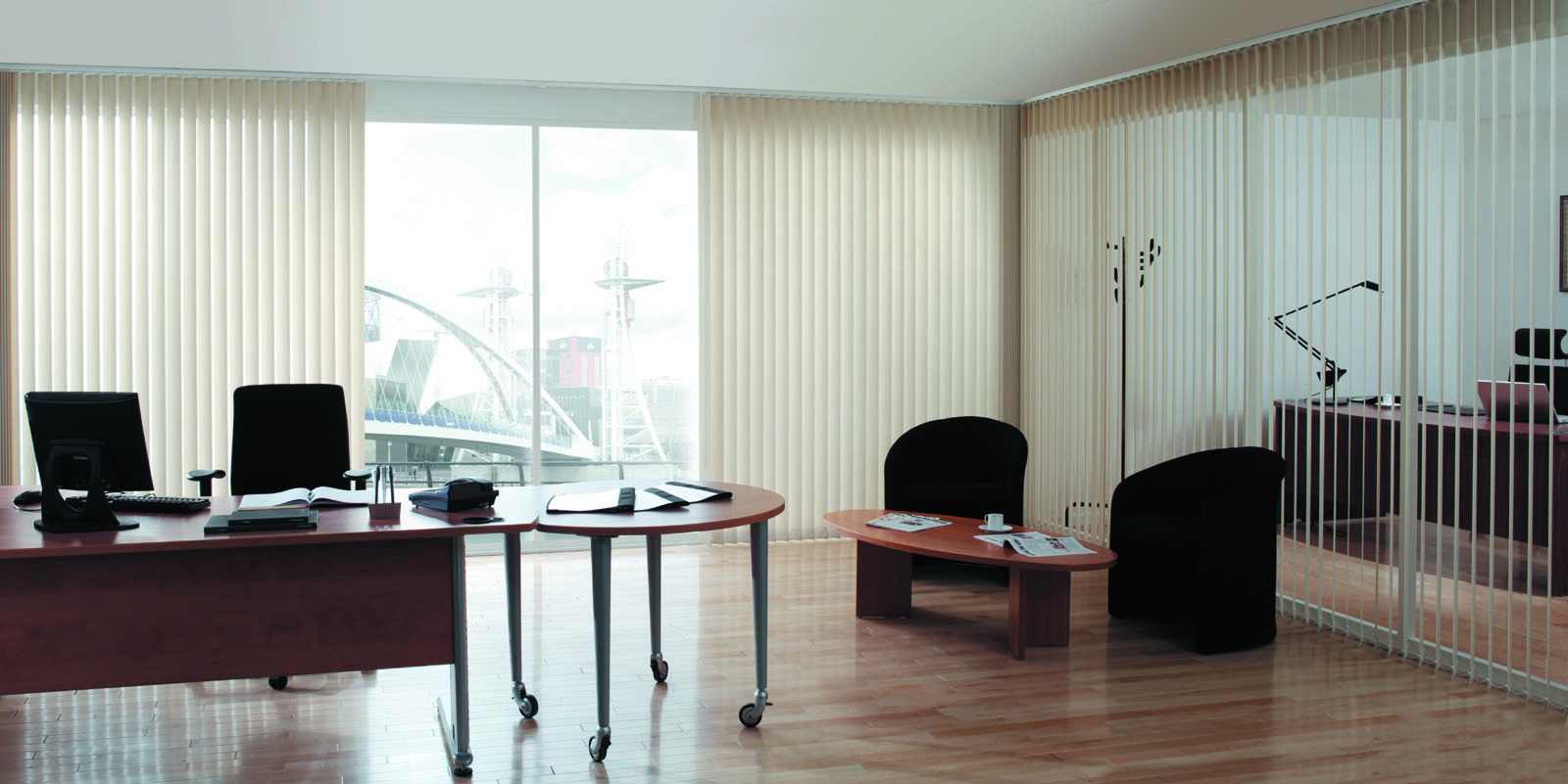Sơn Quỳnh cung cấp rèm lá dọc văn phòng đẹp và ấn tượng.