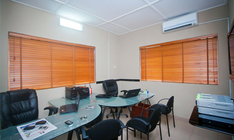 Sơn Quỳnh là địa chỉ cung cấp rèm văn phòng giá rẻ và chất lượng.